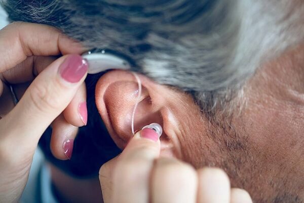 助聽器的維護保養，讓你的助聽器始終保持清晰的聲音